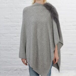 Asymmetry cashmere Poncho with fox Fur Trim (Light Grey)